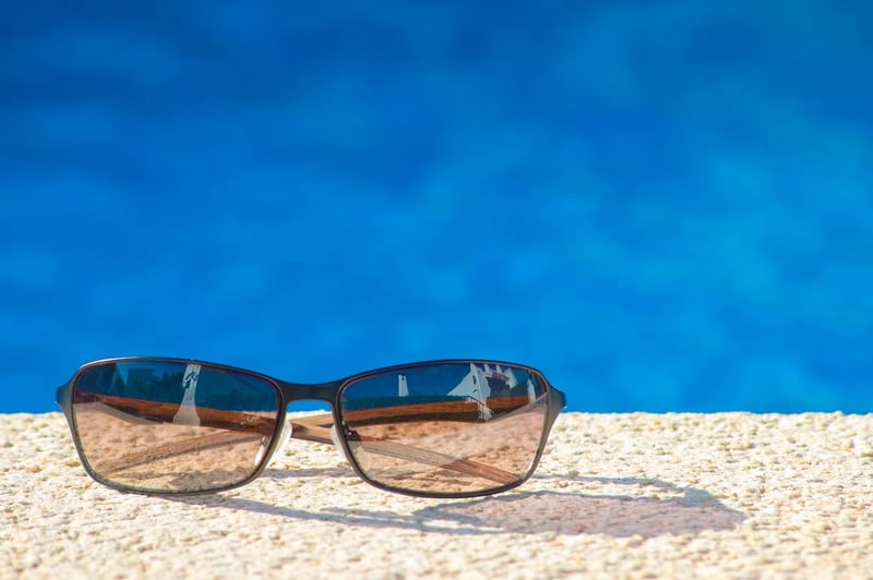 Holidays_under_sun_protect_eyes_sunglasses_San_Raffaele_University (1)