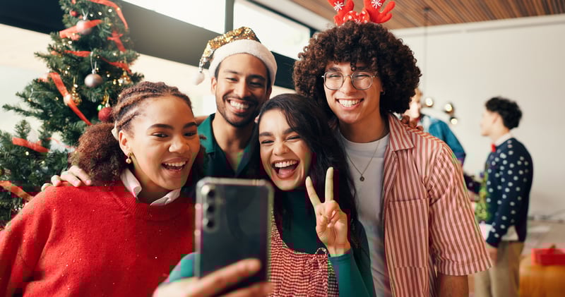 Natale_paradosso_felicita_social_aspettative_psicologia_sociale_UniSR (6)