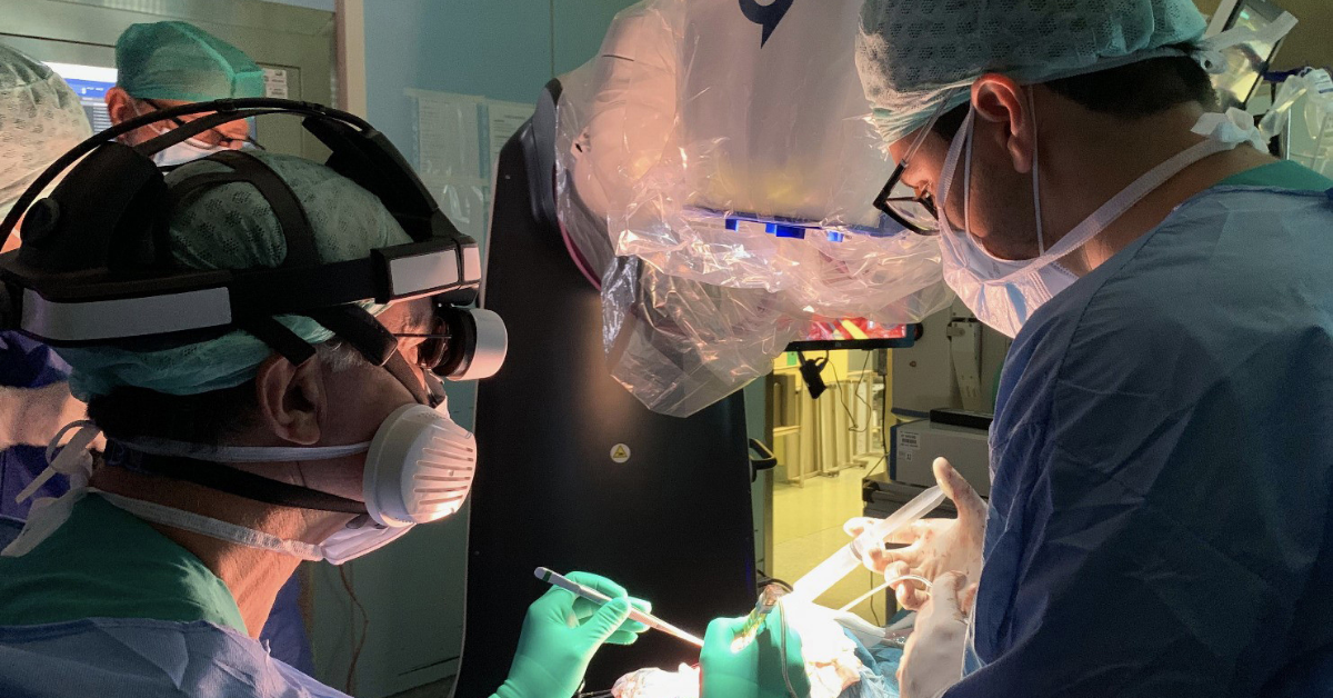 San Raffaele: primo intervento al cervello con un robotiscopio